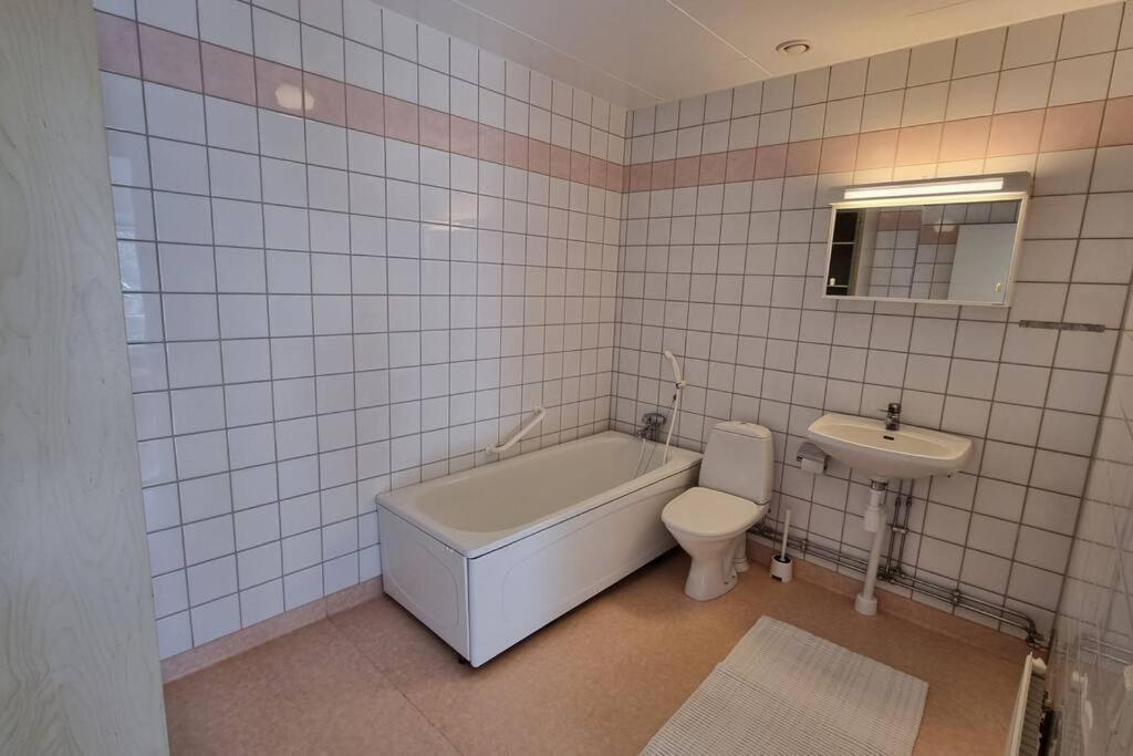 Trivsamt Parhus I Lugnt Omrade Inne I Tranas! מראה חיצוני תמונה