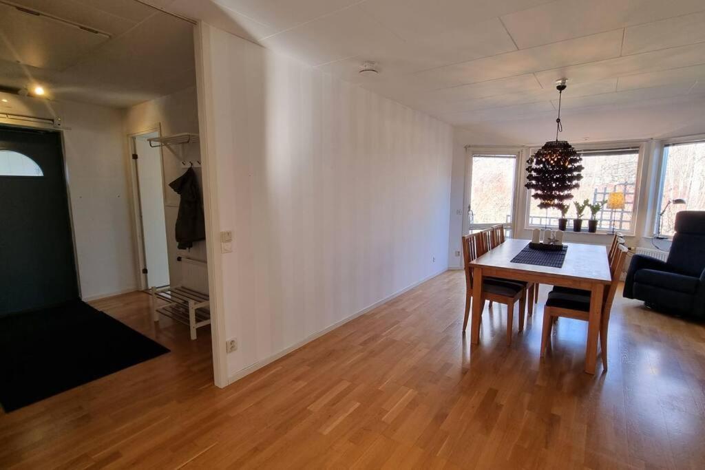 Trivsamt Parhus I Lugnt Omrade Inne I Tranas! מראה חיצוני תמונה
